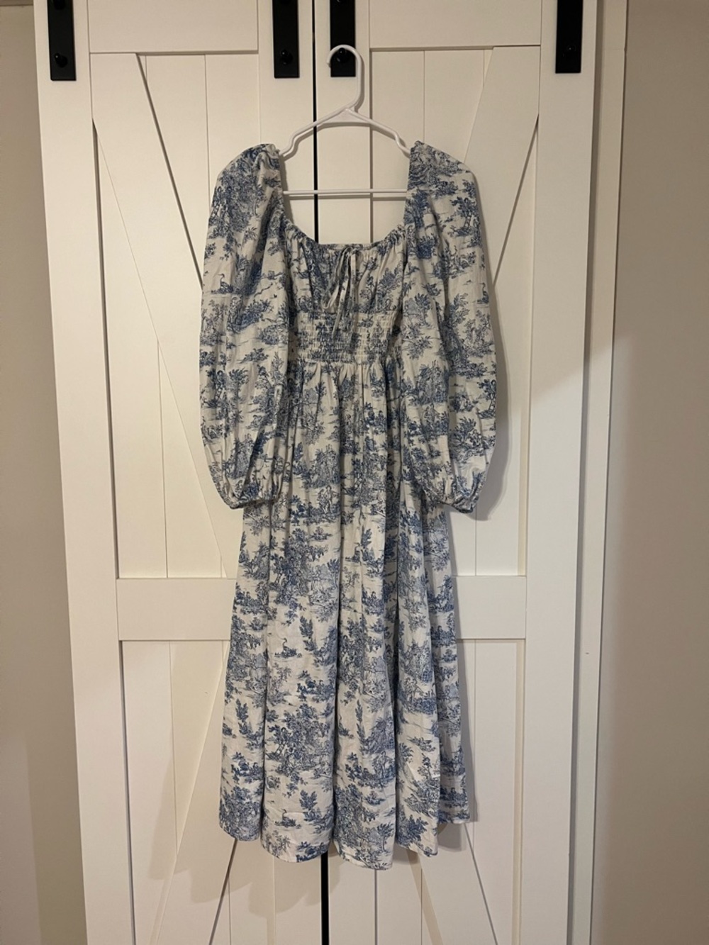 Blue and White Floral Puff-Sleeve Midi Dress